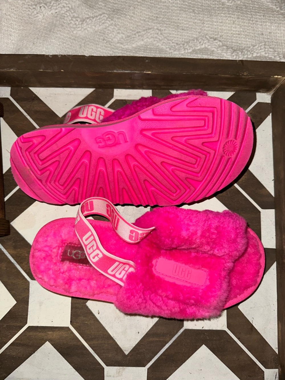 UGG Kids Hot Pink Fluff Slide Sandals with Logo Strap